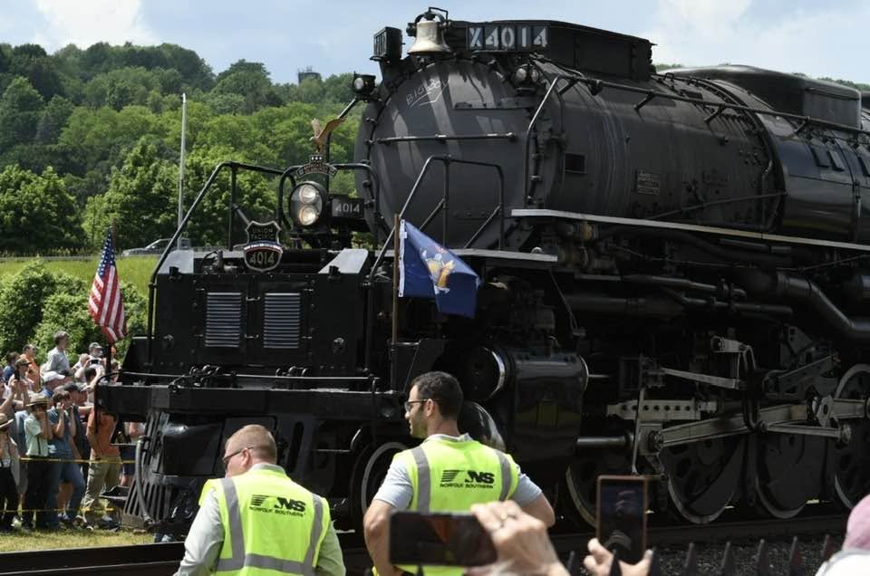 Big Boy 4014 up close